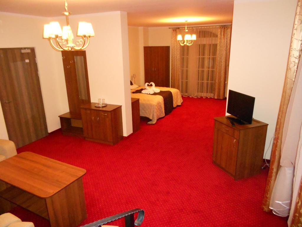 Pokoje Goscinne Viktorjan Raszowa Zimmer foto