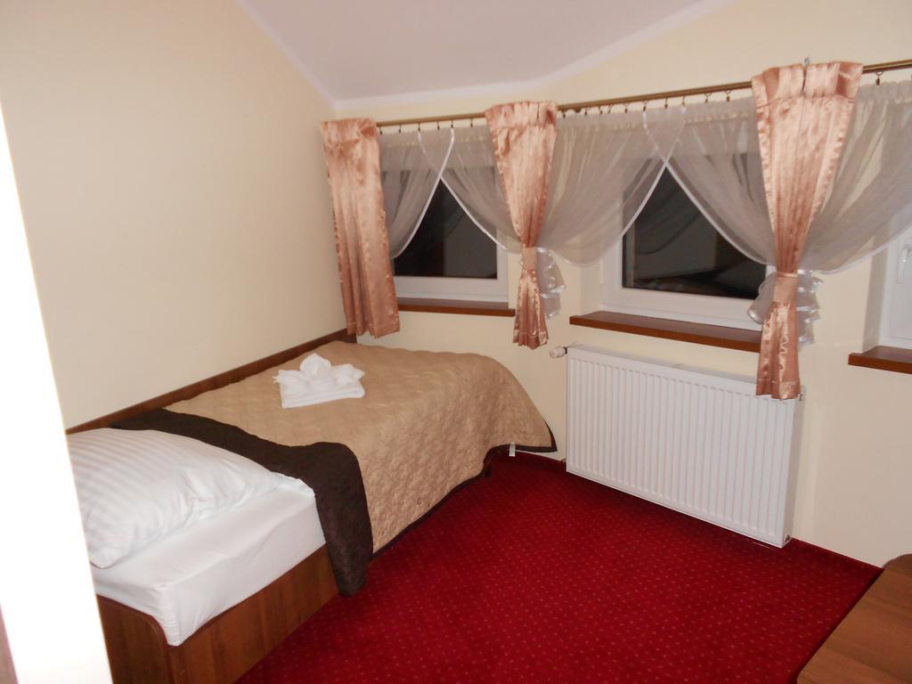 Pokoje Goscinne Viktorjan Raszowa Zimmer foto