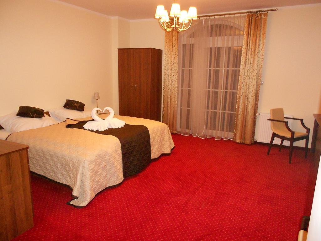 Pokoje Goscinne Viktorjan Raszowa Zimmer foto